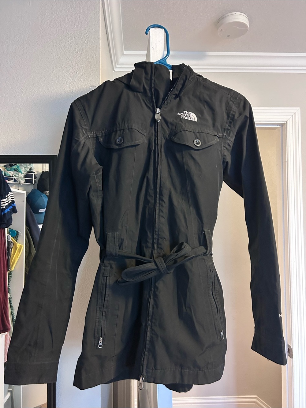 The North Face Black Hyvent Hooded Rain Jacket Women's Outdoor Coat w/ belt